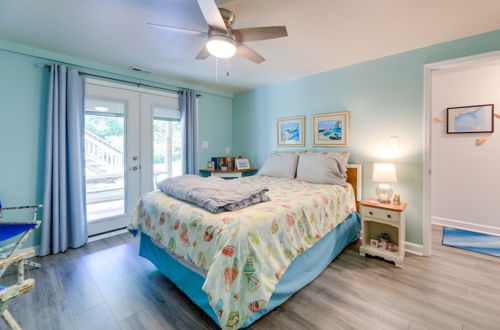 Photo 12 - Emerald Isle Vacation Rental, Walk to Beach