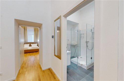 Photo 14 - ALON HOMES Vienna – Premium City Center Apartments