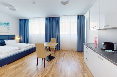 Photo 26 - ALON HOMES Vienna – Premium City Center Apartments
