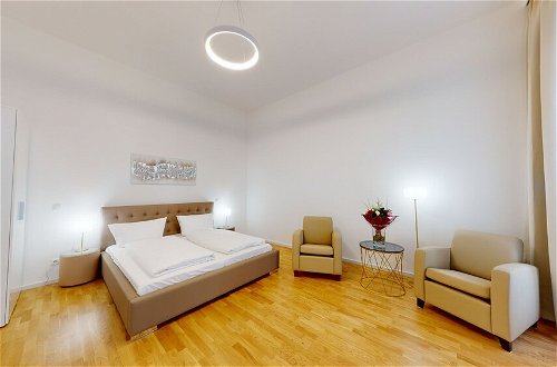 Photo 2 - ALON HOMES Vienna – Premium City Center Apartments