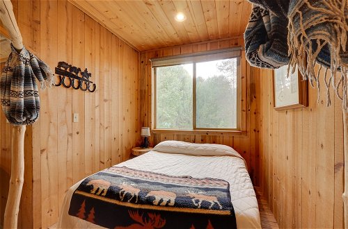 Foto 13 - Pet-friendly House w/ Deck: Near Crater Lake