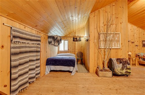 Foto 22 - Pet-friendly House w/ Deck: Near Crater Lake