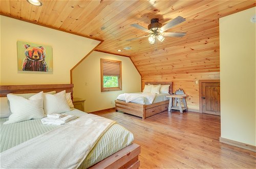 Photo 2 - Roan Mountain Home w/ Deck Near Appalachian Trail