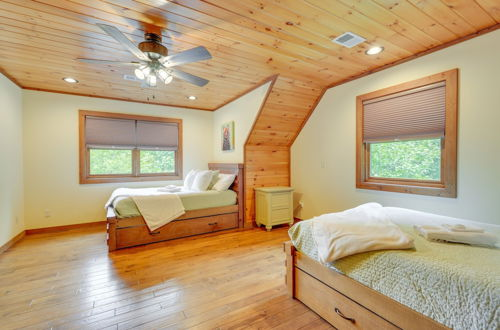 Foto 7 - Roan Mountain Home w/ Deck Near Appalachian Trail