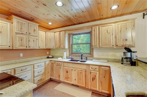 Foto 23 - Roan Mountain Home w/ Deck Near Appalachian Trail