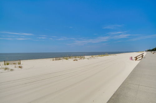 Photo 22 - Beachfront Gulfport Vacation Rental w/ Balcony