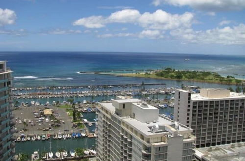 Foto 57 - One Bedroom Condos with Lanai near Ala Wai Harbor - Perfect for 2 Guests