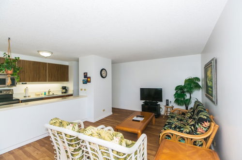 Foto 32 - One Bedroom Condos with Lanai near Ala Wai Harbor - Perfect for 2 Guests