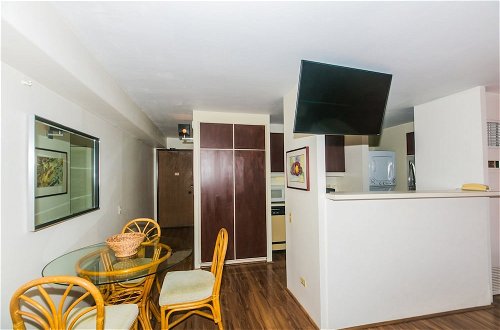 Foto 49 - One Bedroom Condos with Lanai near Ala Wai Harbor - Perfect for 2 Guests