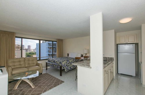 Foto 7 - One Bedroom Condos with Lanai near Ala Wai Harbor - Perfect for 2 Guests