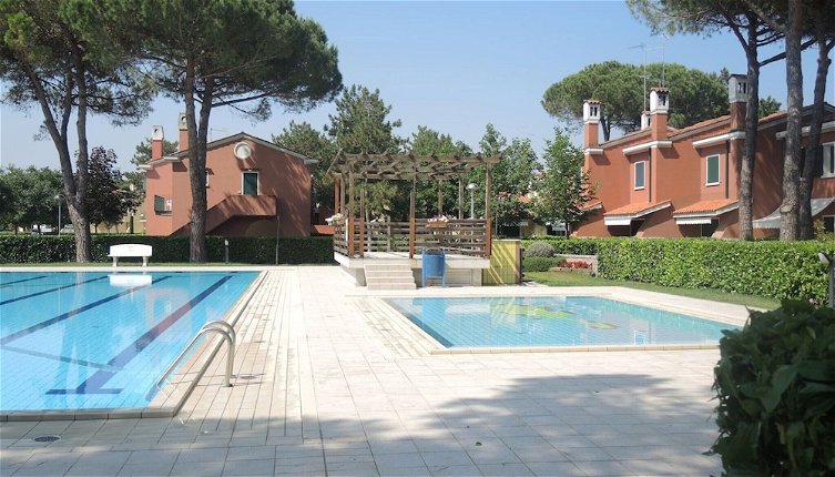Photo 1 - Lovely Apartment in Bibione With Swimming Pool