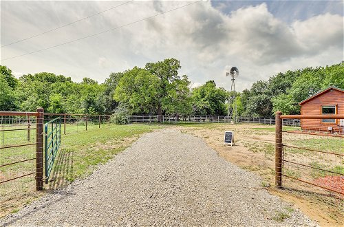 Photo 11 - Rustic Texas Getaway w/ Grill on 30 Acres