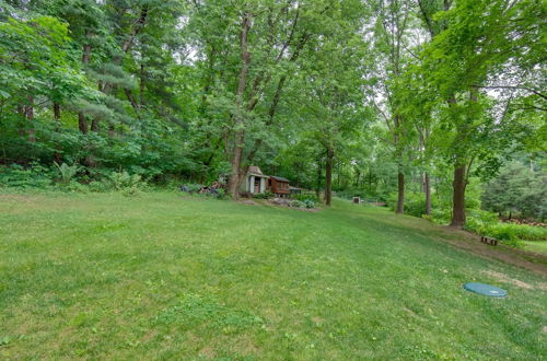 Photo 3 - Charming Manheim Cottage w/ Deck & Grill