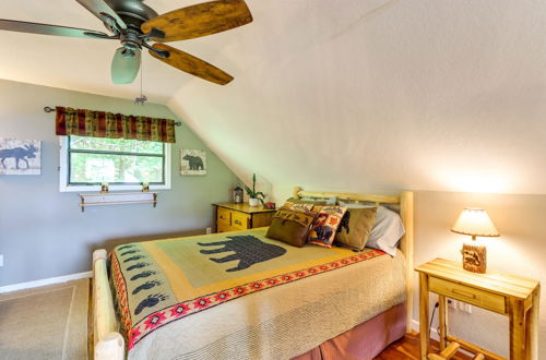 Photo 5 - Cozy Murphy Cabin w/ Decks & Mountain Views