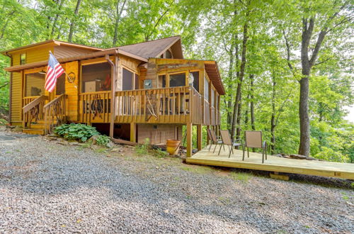 Photo 4 - Cozy Murphy Cabin w/ Decks & Mountain Views