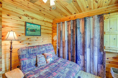 Foto 8 - Blue Ridge Mountain Cabin w/ Views & Hot Tub