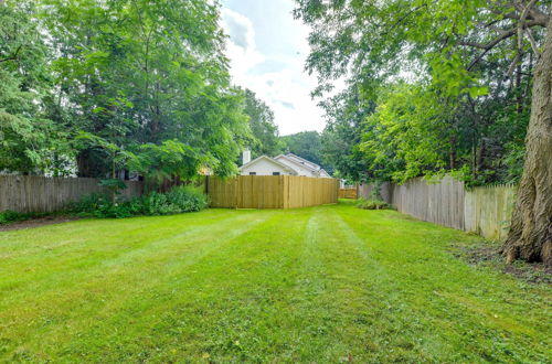 Foto 27 - Quiet Home: Yard, Patio, Near Downtown Burlington