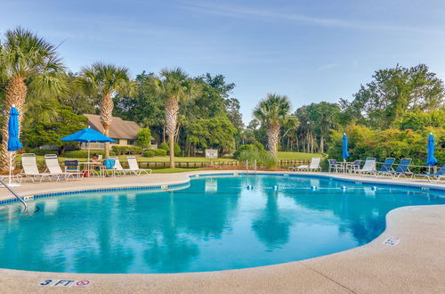 Photo 5 - Palmetto Dunes Golf Getaway: Pool + Beach Access