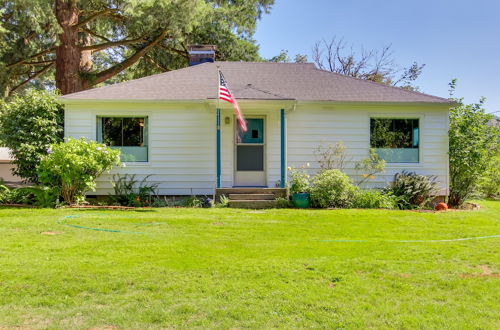 Photo 10 - Vintage Cottage by Leaburg Canal w/ Large Yard