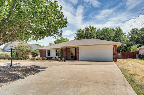 Photo 15 - Darling Waxahachie Home With Fire Pit