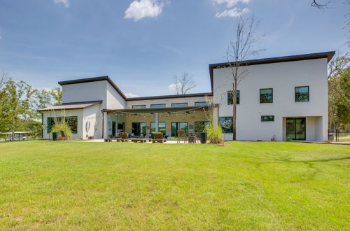 Photo 36 - High-end Home on Cedar Creek Reservoir w/ Pool