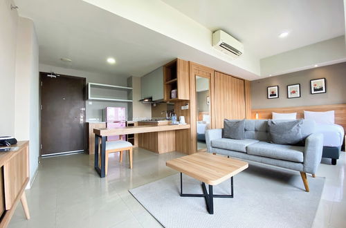 Photo 12 - Spacious And Elegant Studio Apartment Mustika Golf Residence