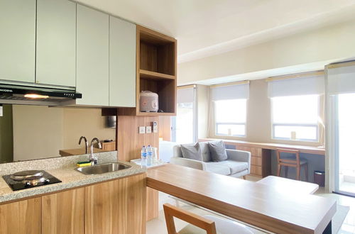 Photo 15 - Spacious And Elegant Studio Apartment Mustika Golf Residence