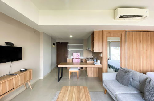 Photo 14 - Spacious And Elegant Studio Apartment Mustika Golf Residence