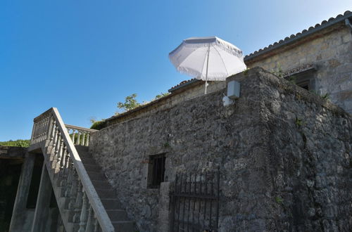 Foto 2 - Nature View House w Terrace Near Beach in Budva