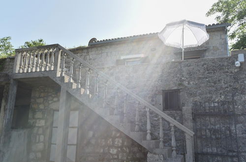 Foto 8 - Nature View House w Terrace Near Beach in Budva