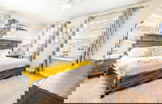Foto 3 - Magical Getaway With Themed Rooms & Amenities