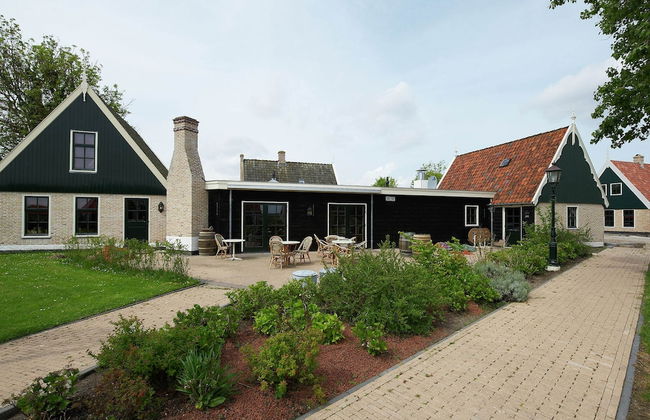 Nicely Decorated Villa with Garden near Sea - Foto 25