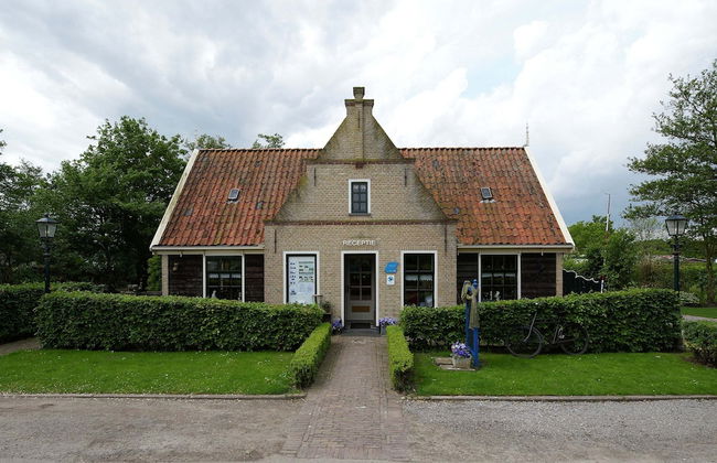 Nicely Decorated Villa with Garden near Sea - Foto 23