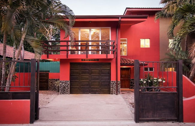 Big private home with pool in Surfside - a short walk from the beach - Foto 31