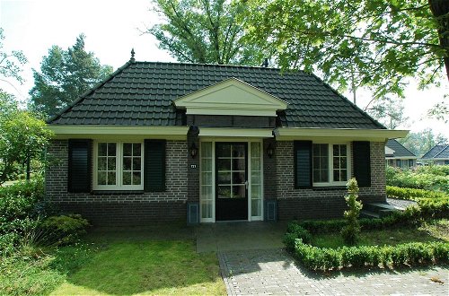 Photo 9 - Detached Villa with Outdoor Fireplace near Veluwe