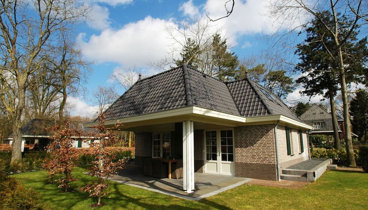 Foto 1 - Detached Villa with Outdoor Fireplace near Veluwe