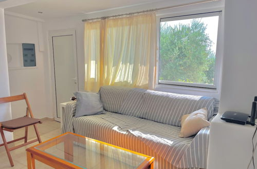 Foto 9 - Gorgeous White Marsis Apartment in Paros