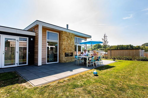 Foto 23 - Modern Holiday Home With Dishwasher, Near Valkenburg