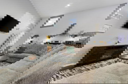 Photo 14 - The Waterfront - Waterslide Game Room Sleeps 26