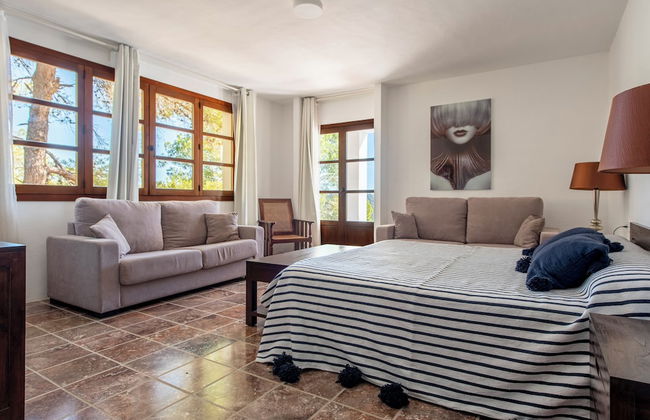 San Josep 6-bed Villa, Sleeps 14, Pool & Sea View - Foto 7