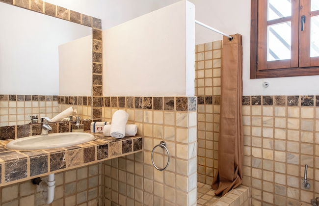 San Josep 6-bed Villa, Sleeps 14, Pool & Sea View - Foto 16