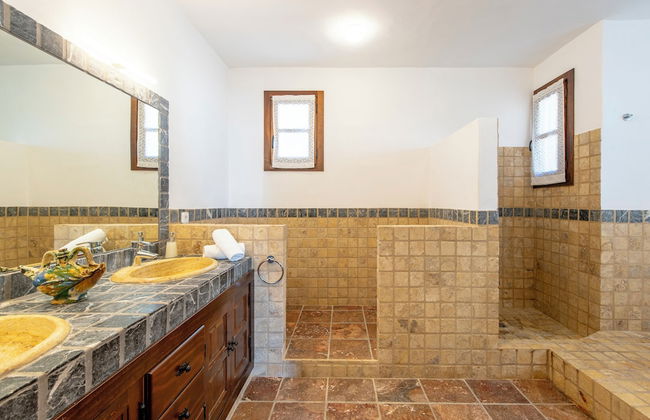 San Josep 6-bed Villa, Sleeps 14, Pool & Sea View - Foto 21