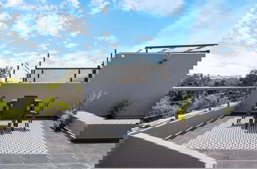 Photo 8 - Universidad by Homirent