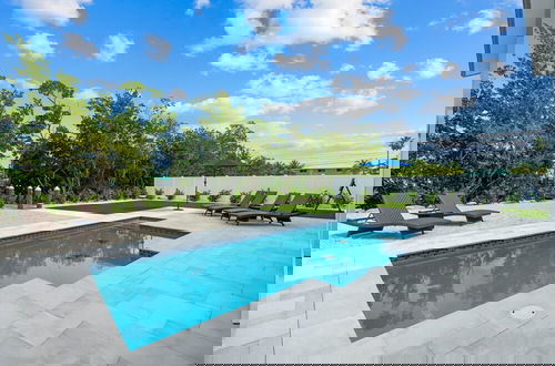 Foto 9 - Luna Light Waterfront Pool Dock Views