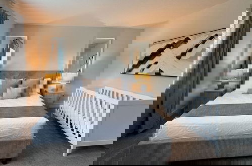 Foto 15 - Upstay - Modern Family Townhouse w Private Pool
