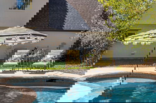 Foto 30 - Fun 6BR Home with Private Theater & Pool