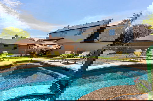Foto 28 - Fun 6BR Home with Private Theater & Pool