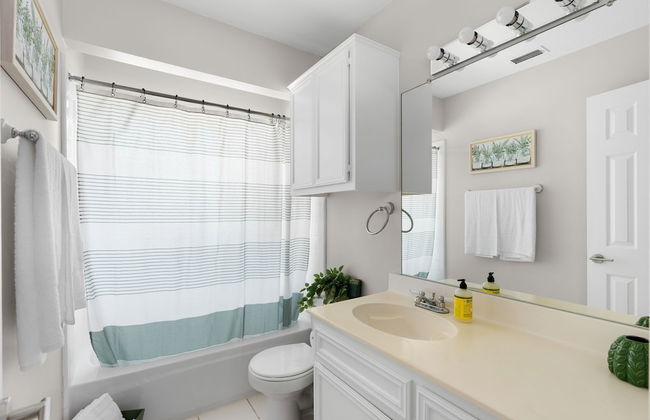 Fun 6BR Home with Private Theater & Pool - Foto 27