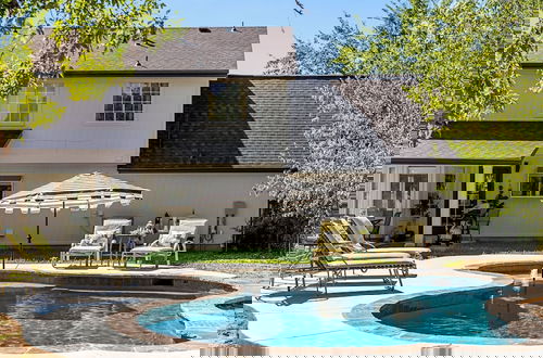 Foto 29 - Fun 6BR Home with Private Theater & Pool