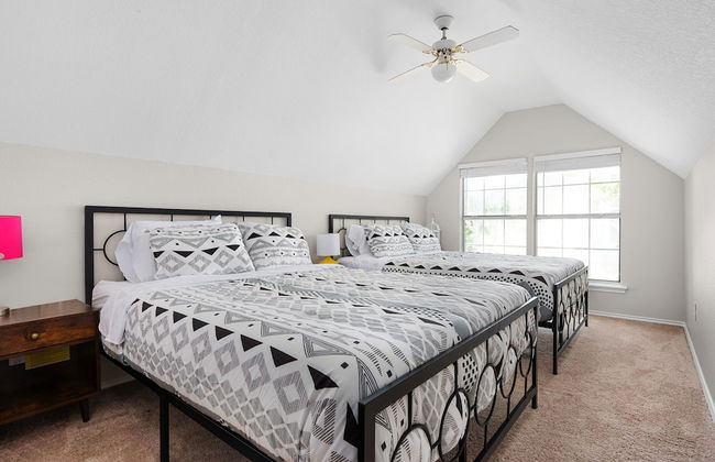 Fun 6BR Home with Private Theater & Pool - Foto 7